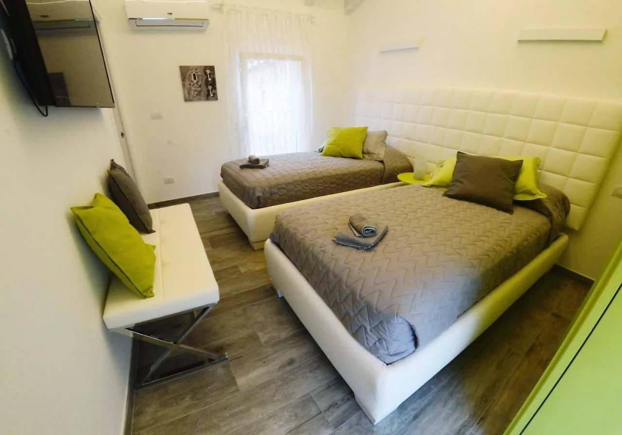 Διαμέρισμα Elegant Luxury Flat Above 
