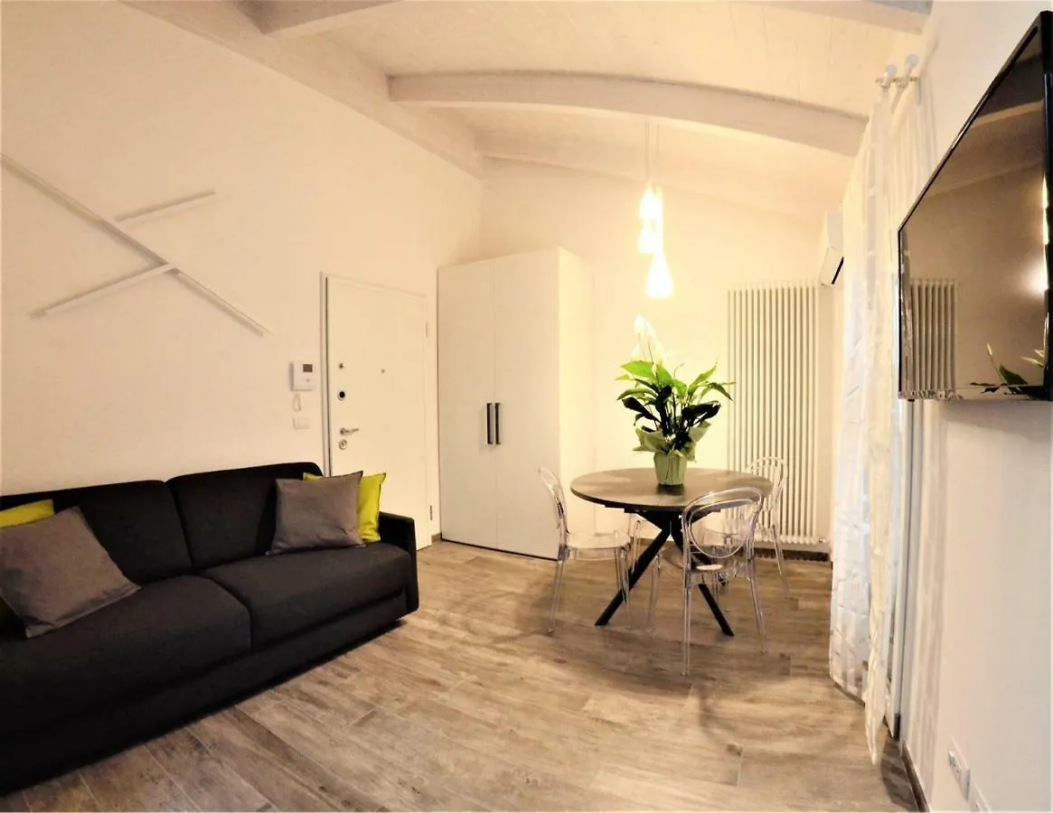 Elegant Luxury Flat Above 